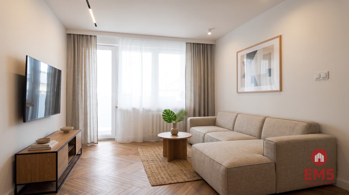 Dwa oddzielne pokoje, balkon, centrum — zdjęcie 1