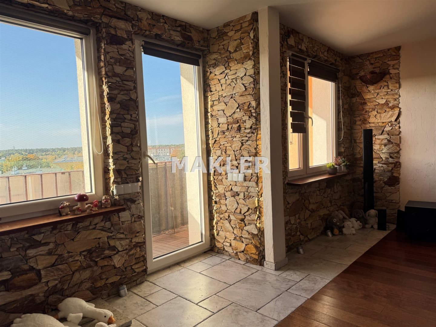 Mieszkanie 63m2,6 piętro,loggia ,kapuściska — zdjęcie 1
