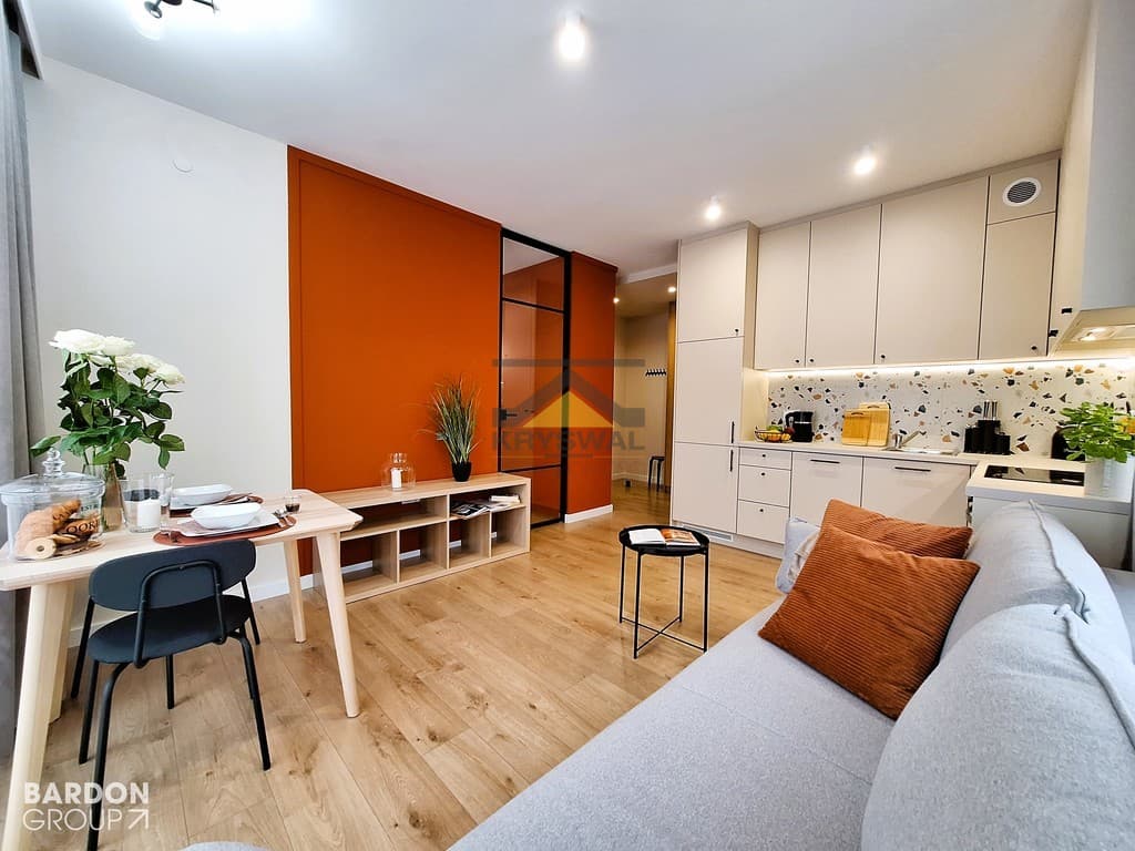 Apartament w centrum miasta z dużym tarasem! — zdjęcie 1