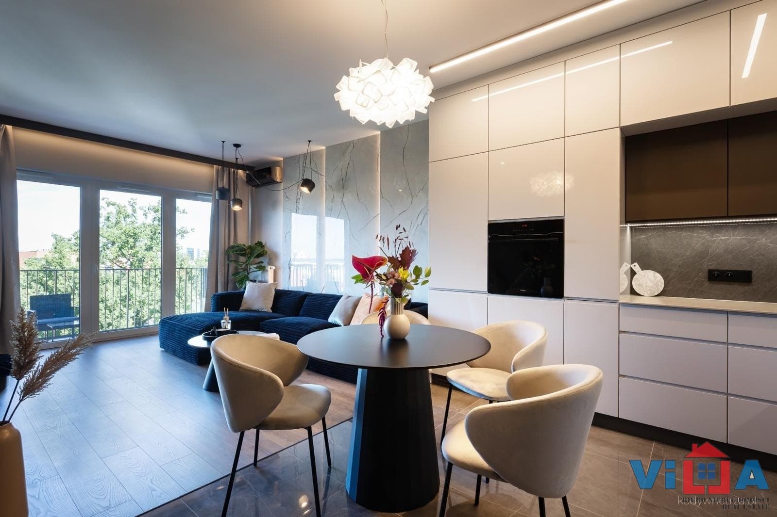 Atrakcyjny apartament w centrum miasta — zdjęcie 1