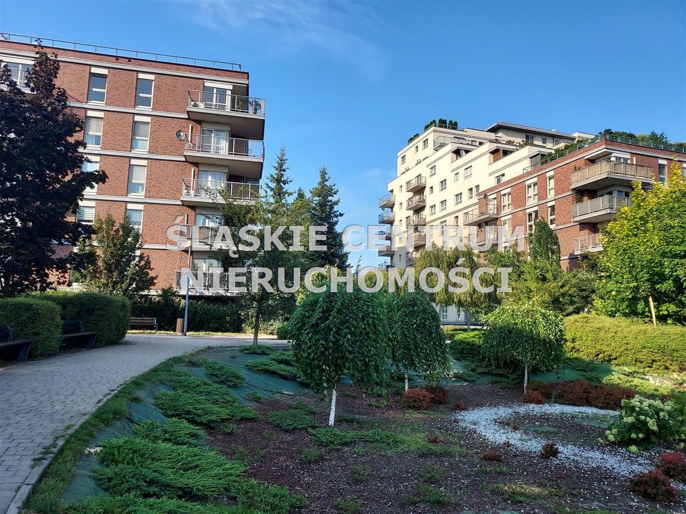Kawalerka dębowe tarasy, balkon, komórka, garaż — zdjęcie 1